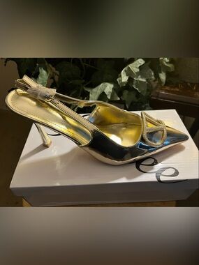 Jubilee Sakina 1, Gold Pointed Toe Slingback Heels with Jewel Accent